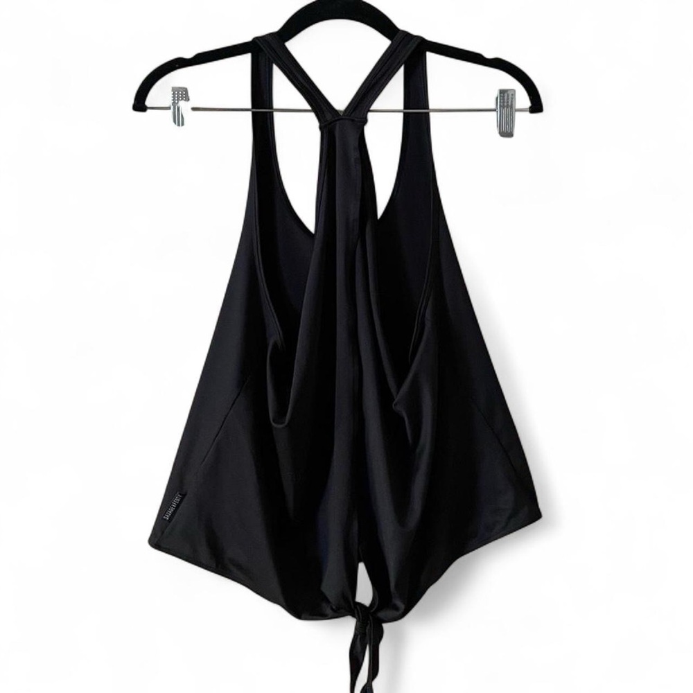 Size: M l Black Mesh Back Tie Workout Top